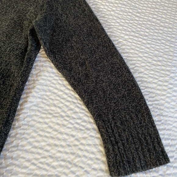 Charcoal & Gray Crew Neck Quarter Sleeve Sweater - Picture 15 of 16